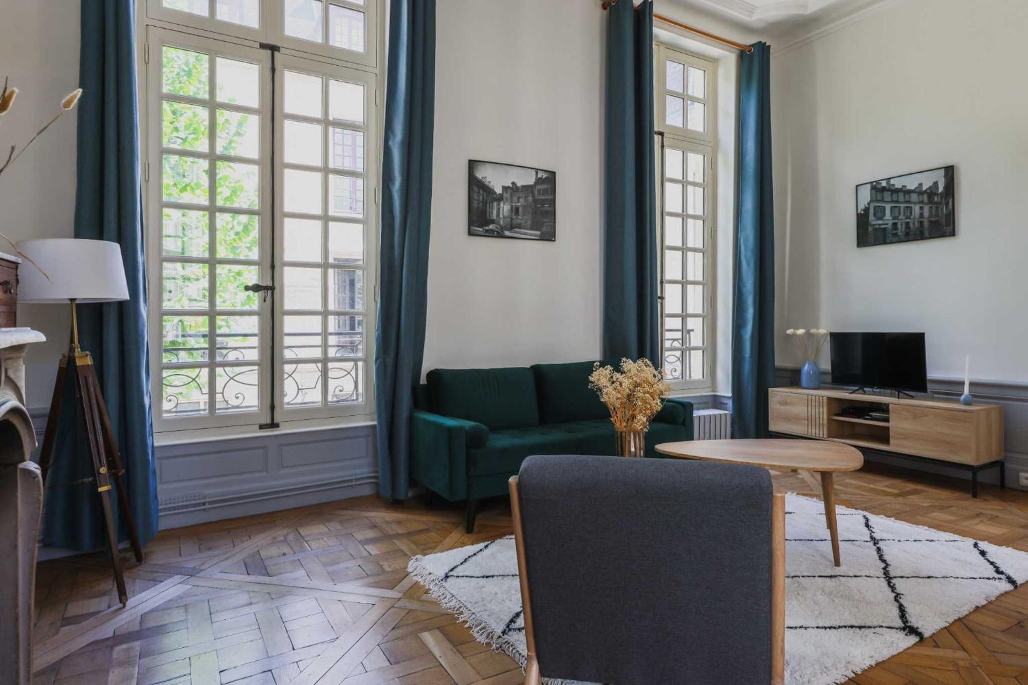Exceptional - 2br-4p- Notre-dame Cathedral Paris