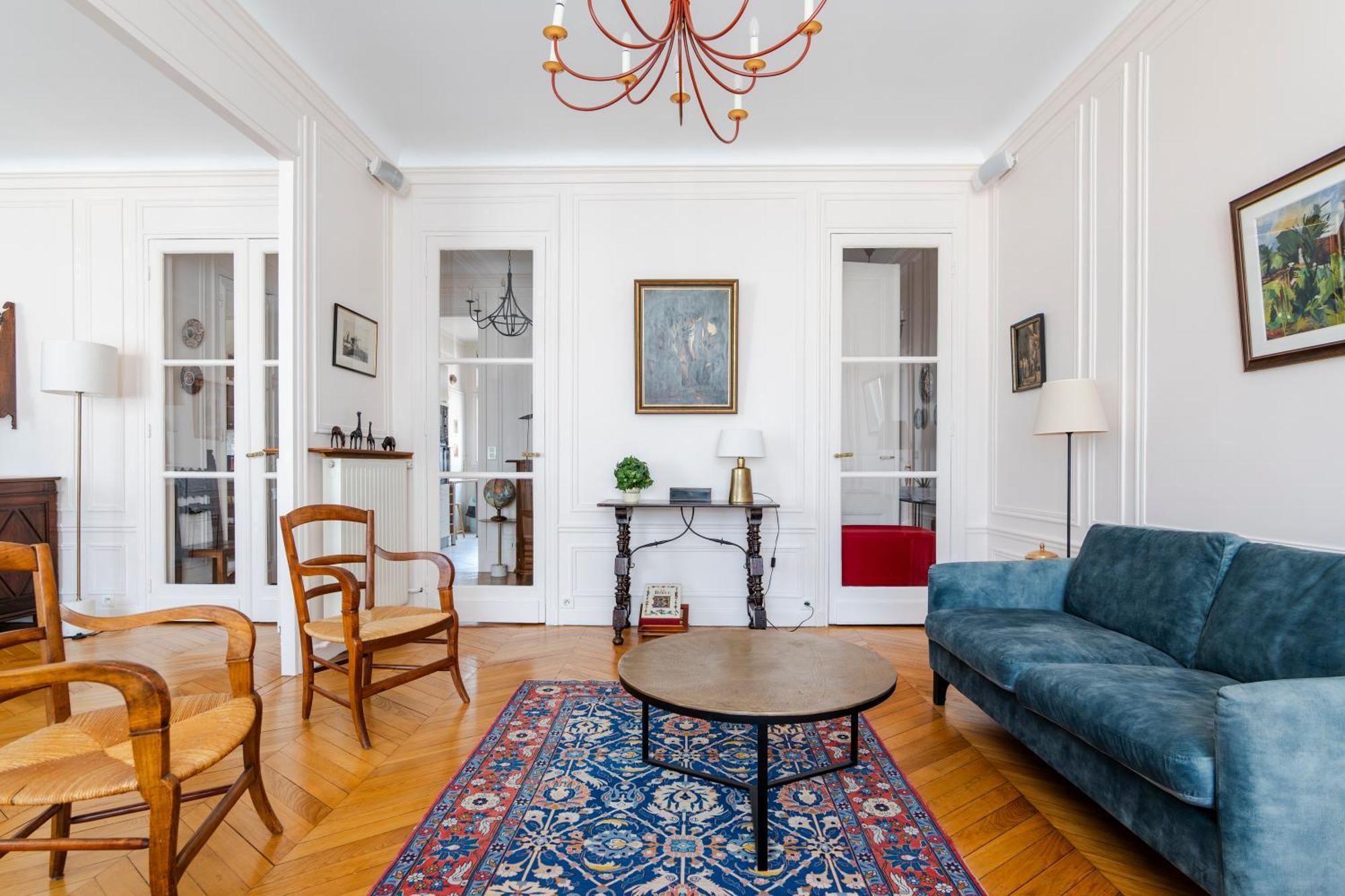 Veeve - Avenue To The Eiffel Tower Apartment *