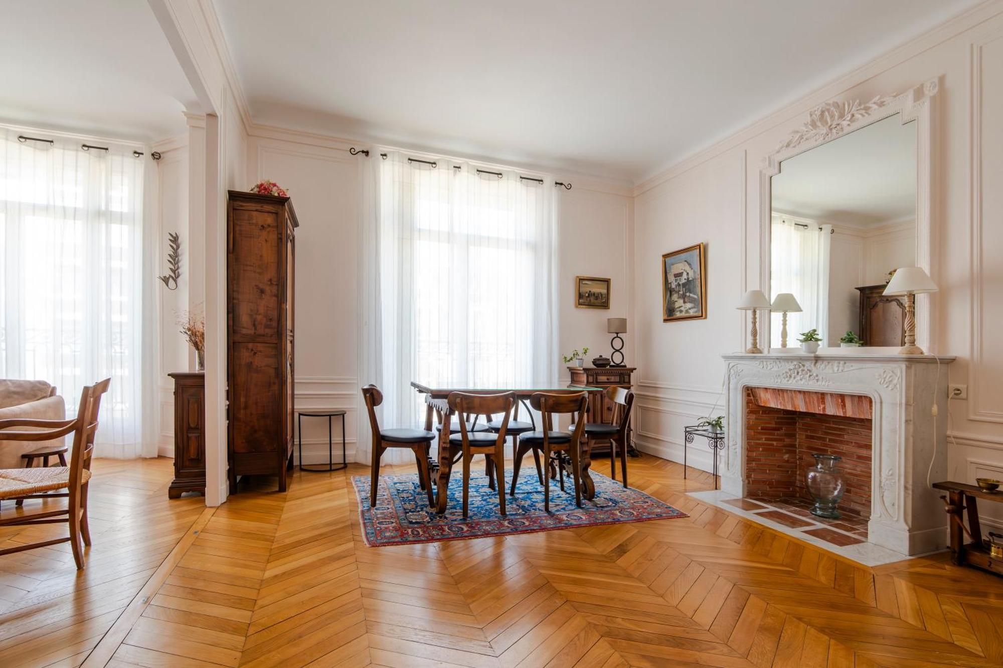 Apartment Veeve - Avenue To The Eiffel Tower *