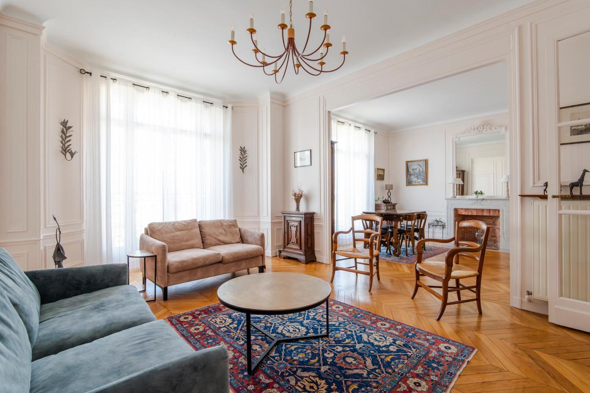 Apartment Veeve - Avenue To The Eiffel Tower *