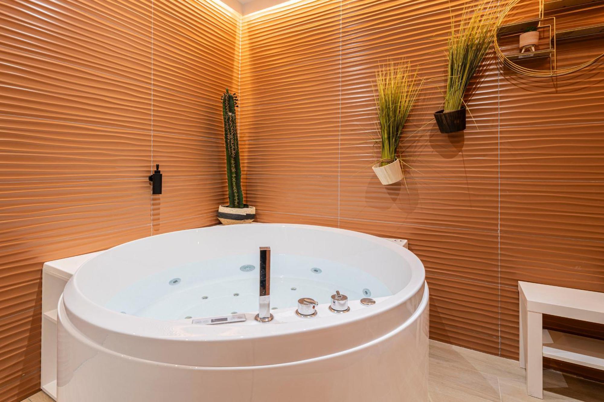 Marais Pompidou 3e, Jacuzzi, 2 Chambres, 4 A 6p Apartamento
