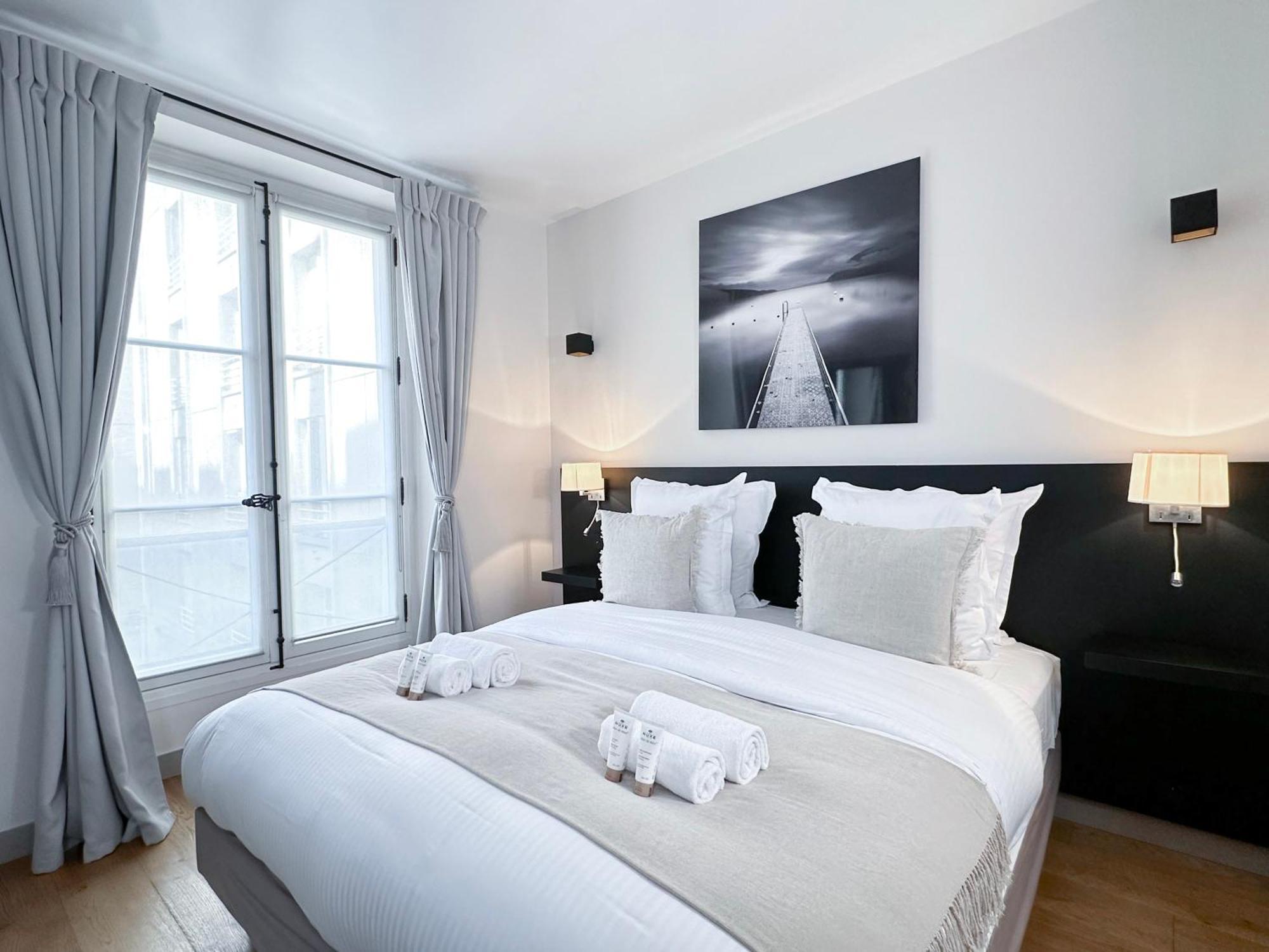 Luxembourg Garden Family Flat Delight Apartment
