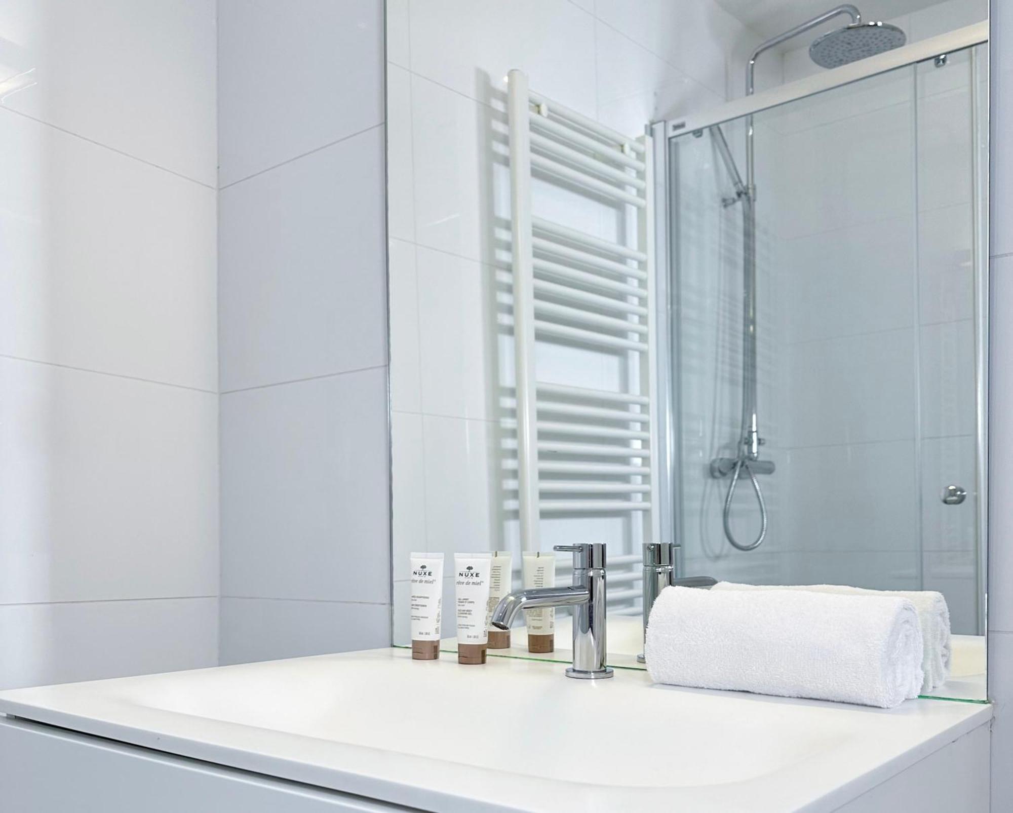 Luxembourg Garden Family Flat Delight * Paris