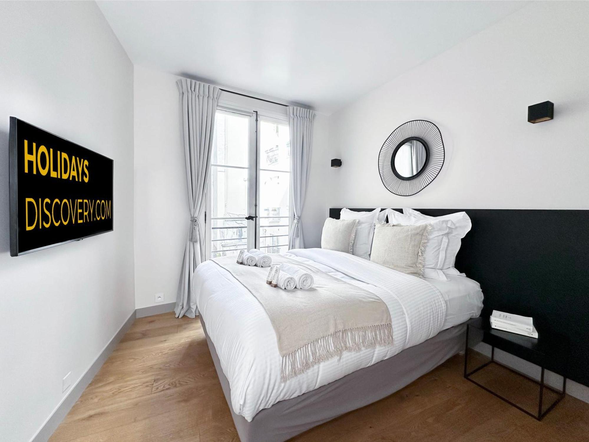 Luxembourg Garden Family Flat Delight * Paris