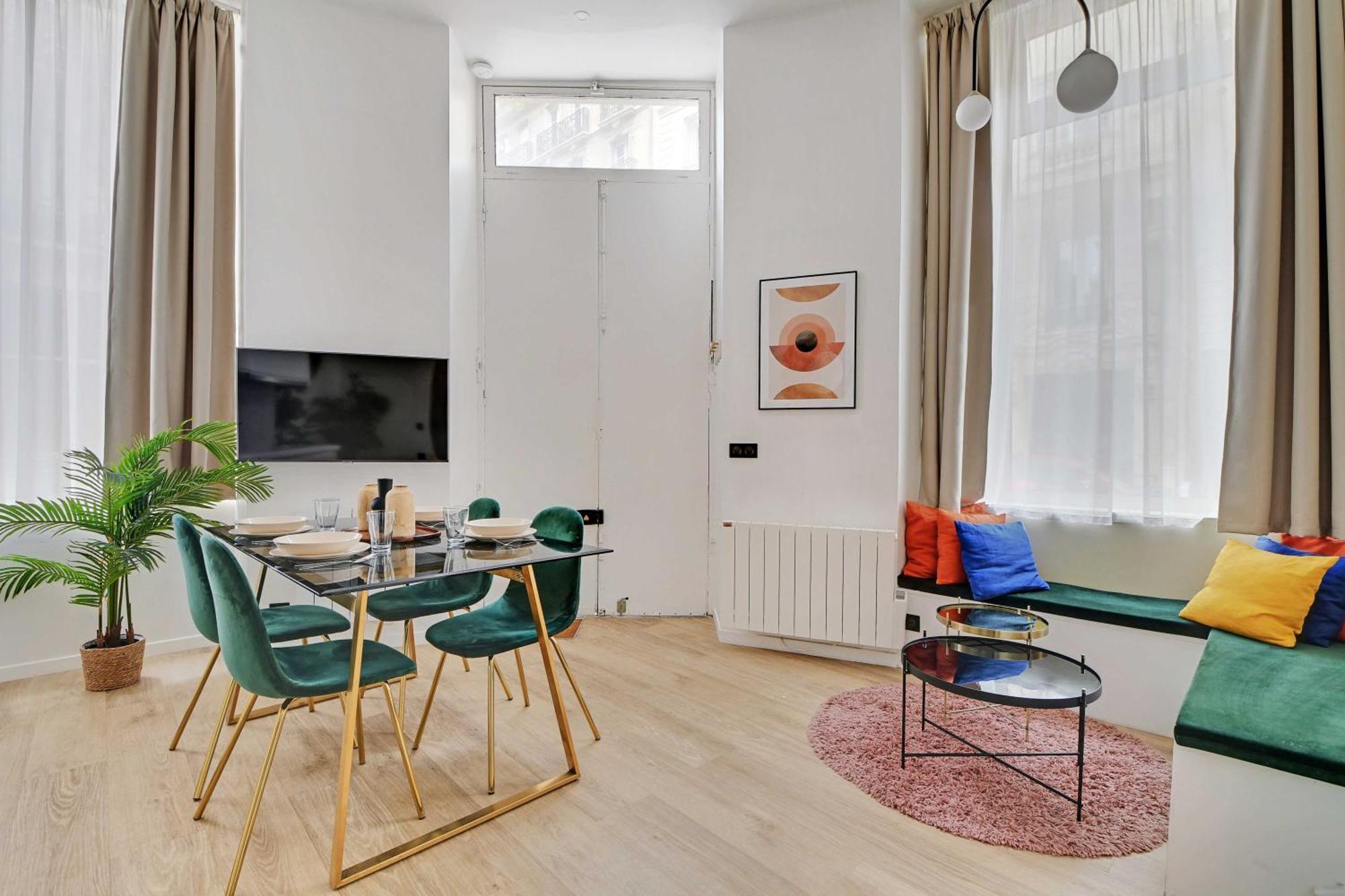 Charming 2br- 4p - Rochechouart Apartment *