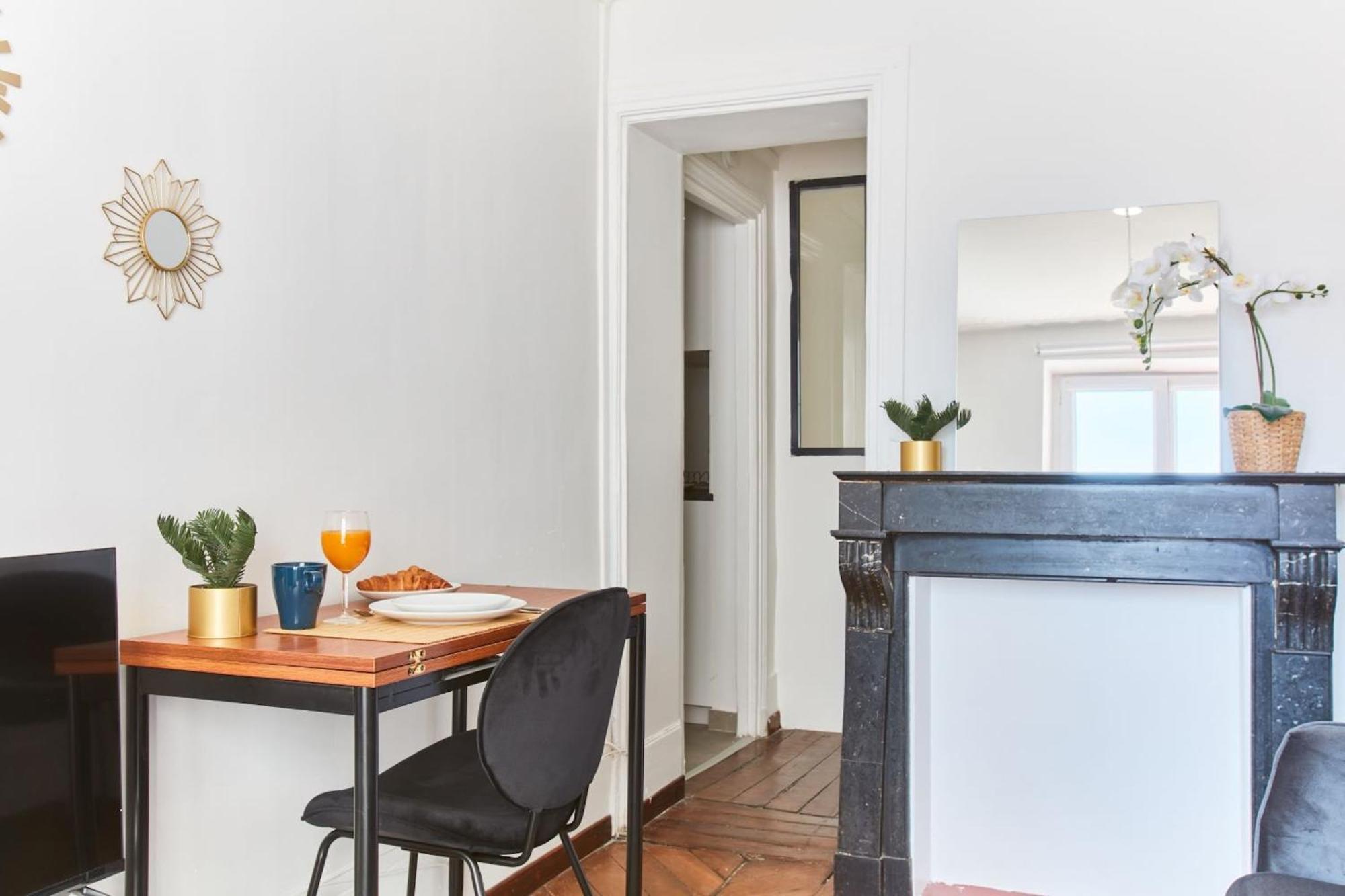 Montmartre & Sacre-coeur Basilica - 1br - Cityapartmentstay Appartement Paris