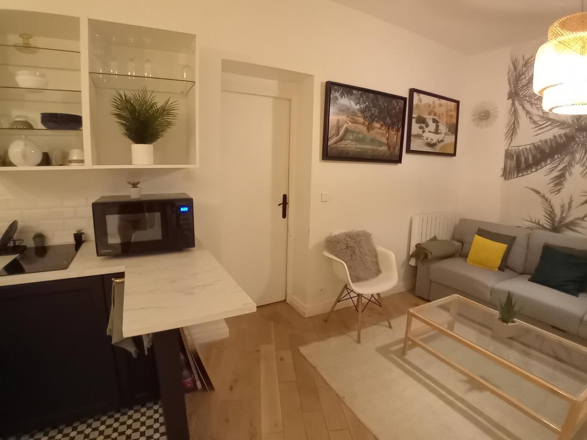 Center Paris, Amusing2bed Room,68sqm-5 Mins Eiffel Tour And Louvre Meusm ,gare Montparnasse ,front Metro Appartement Paris
