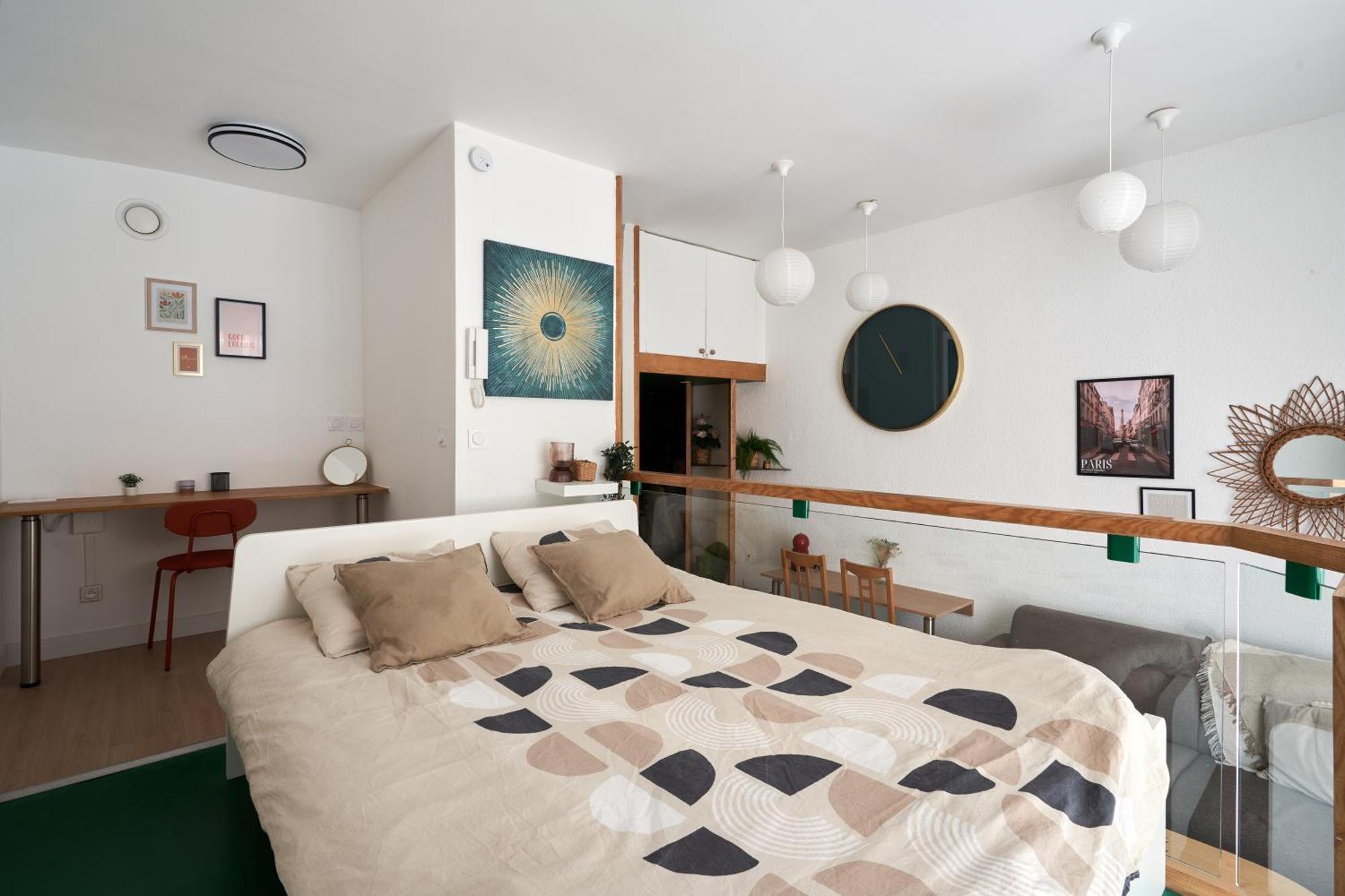 Contemporary Studio For 2 Ternes Apartment