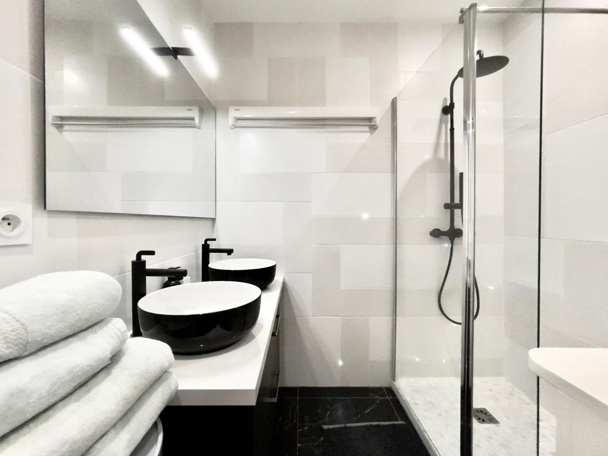 Superbe Cote Jardin Apartment Paris