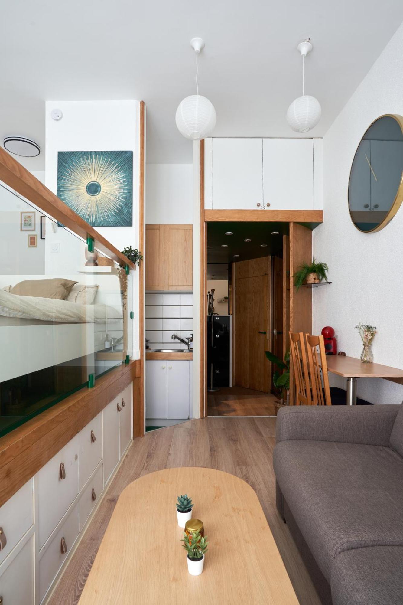 Contemporary Studio For 2 Ternes Apartment