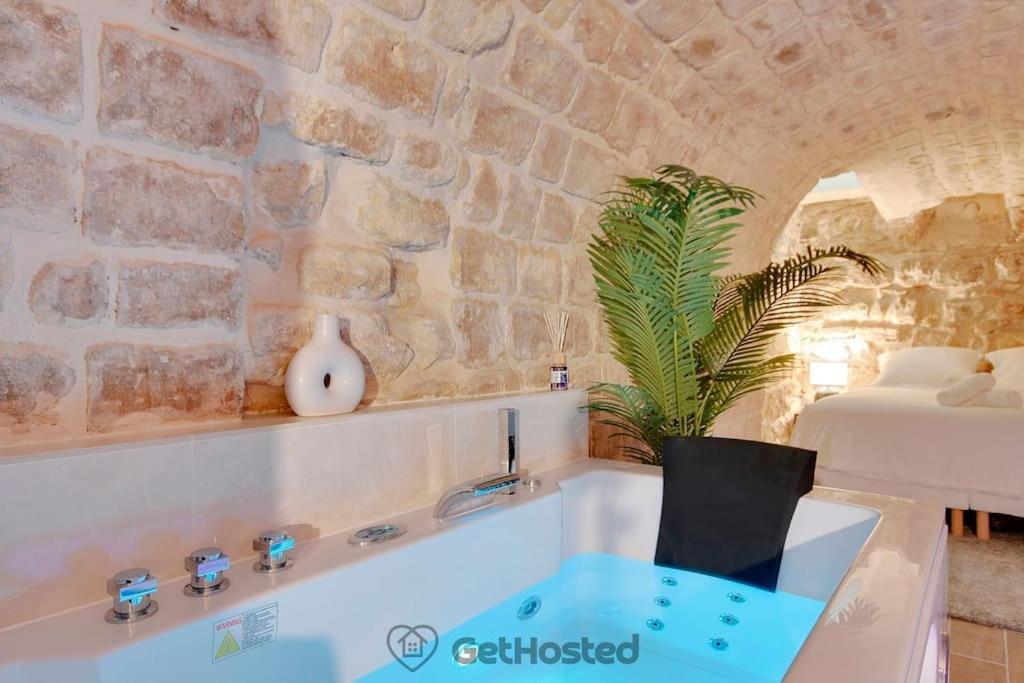 Charming Flat With Jacuzzi Heart Of Gethosted * Paris