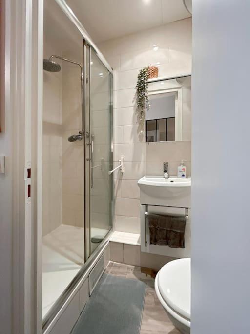 Cocon Urbain Proche Canal Saint-martin Apartment *