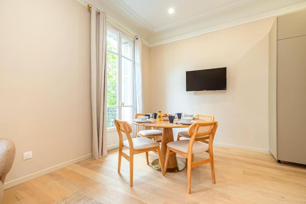 Neuf Quartier Pereire Apartment