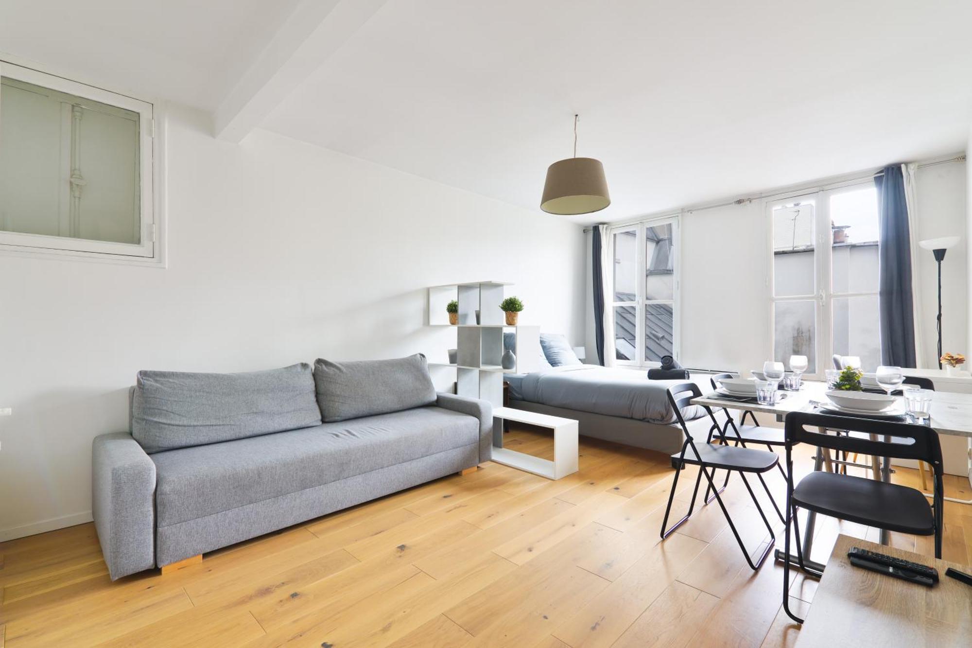 - Quartier Champs-elysees 5 * Paris