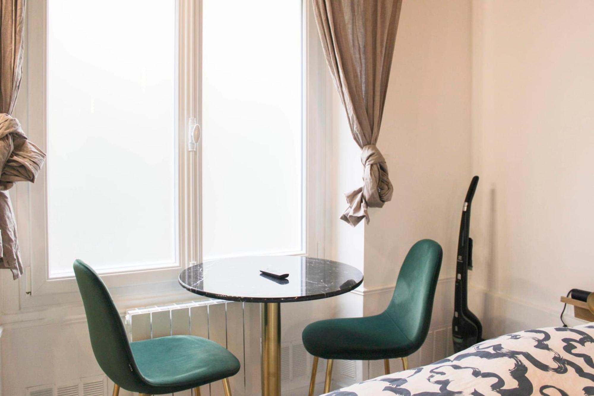 Charming 2-room In The Heart Of Apartment Paris