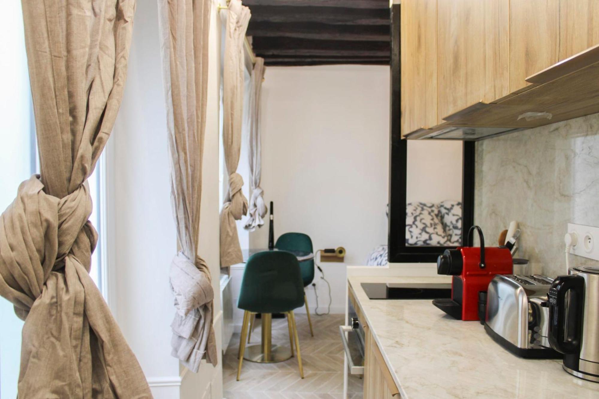 Apartment Charming 2-room In The Heart Of *