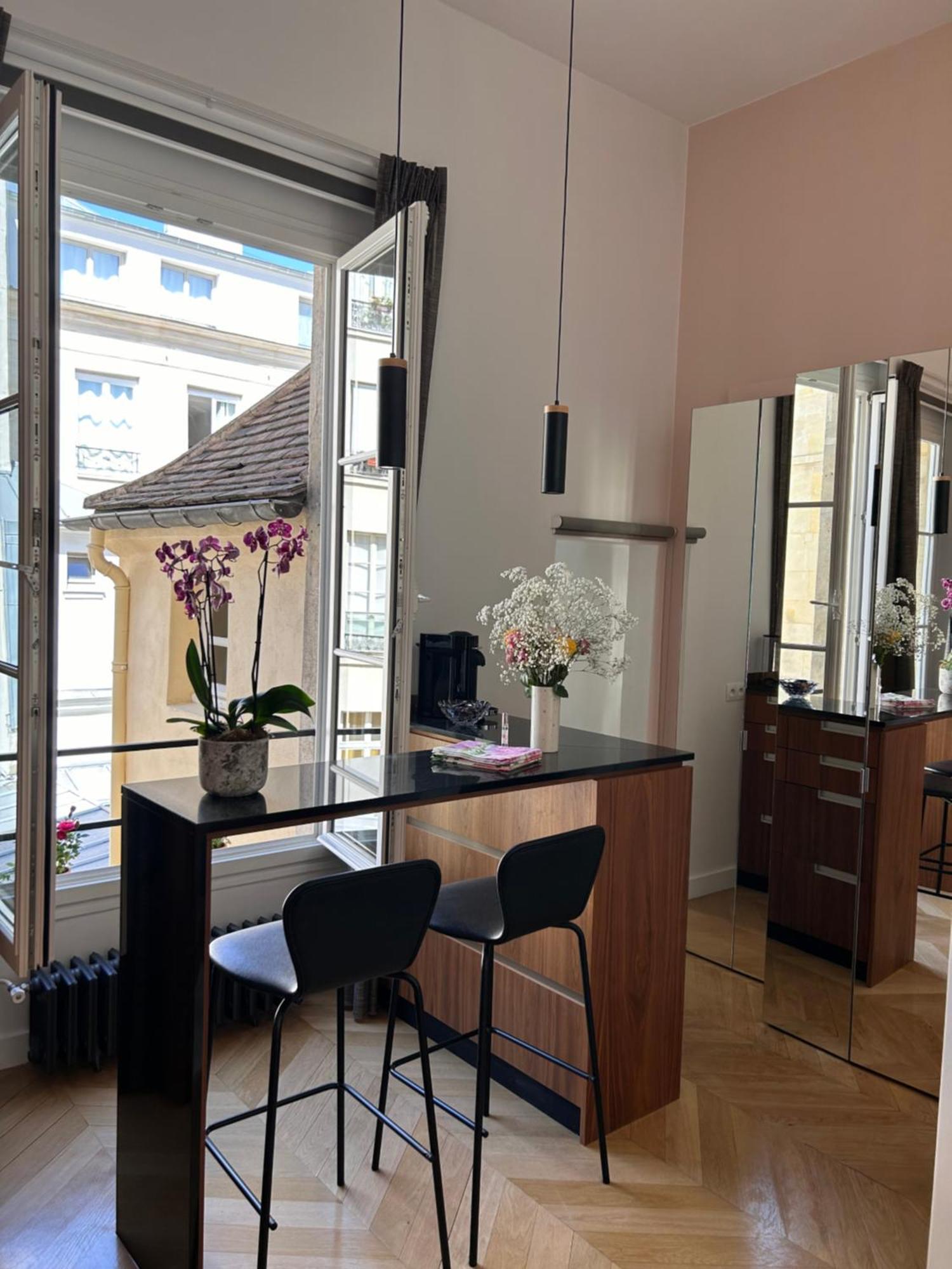 Rose Apartment Paris