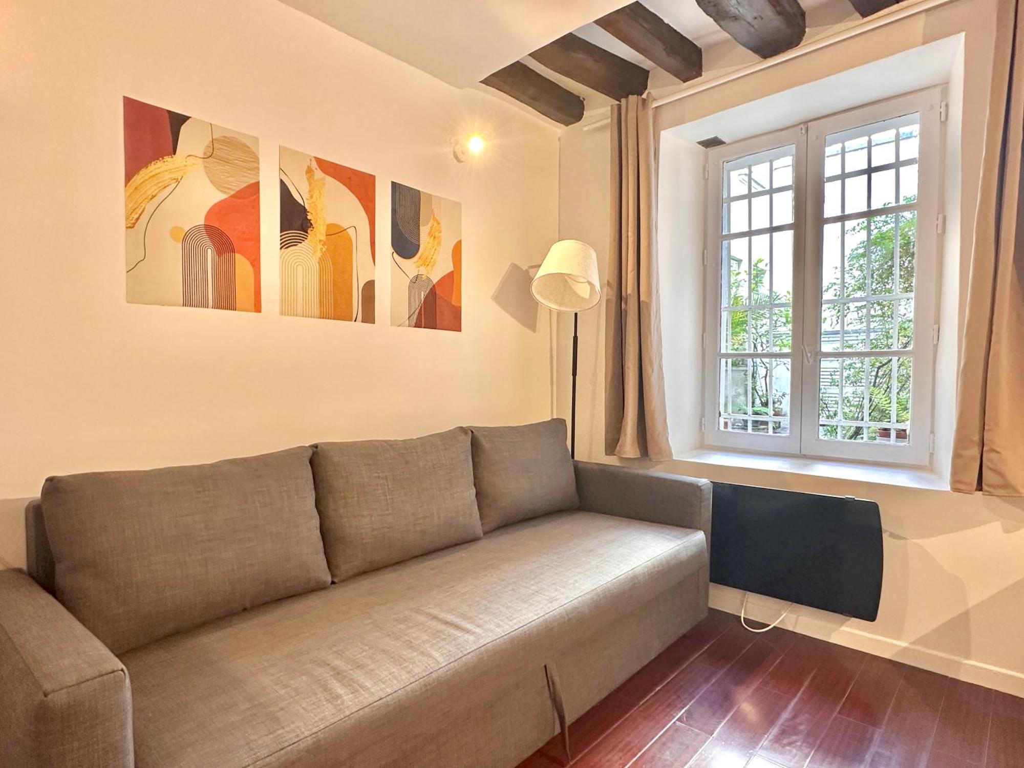 Cozy Near Marais On Rue Trousseau Paris