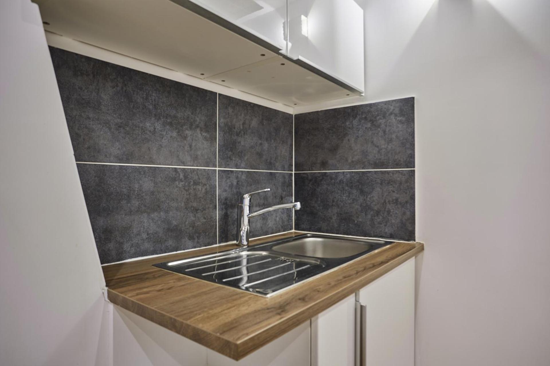 Charming Center Of By Prestige Apartment *