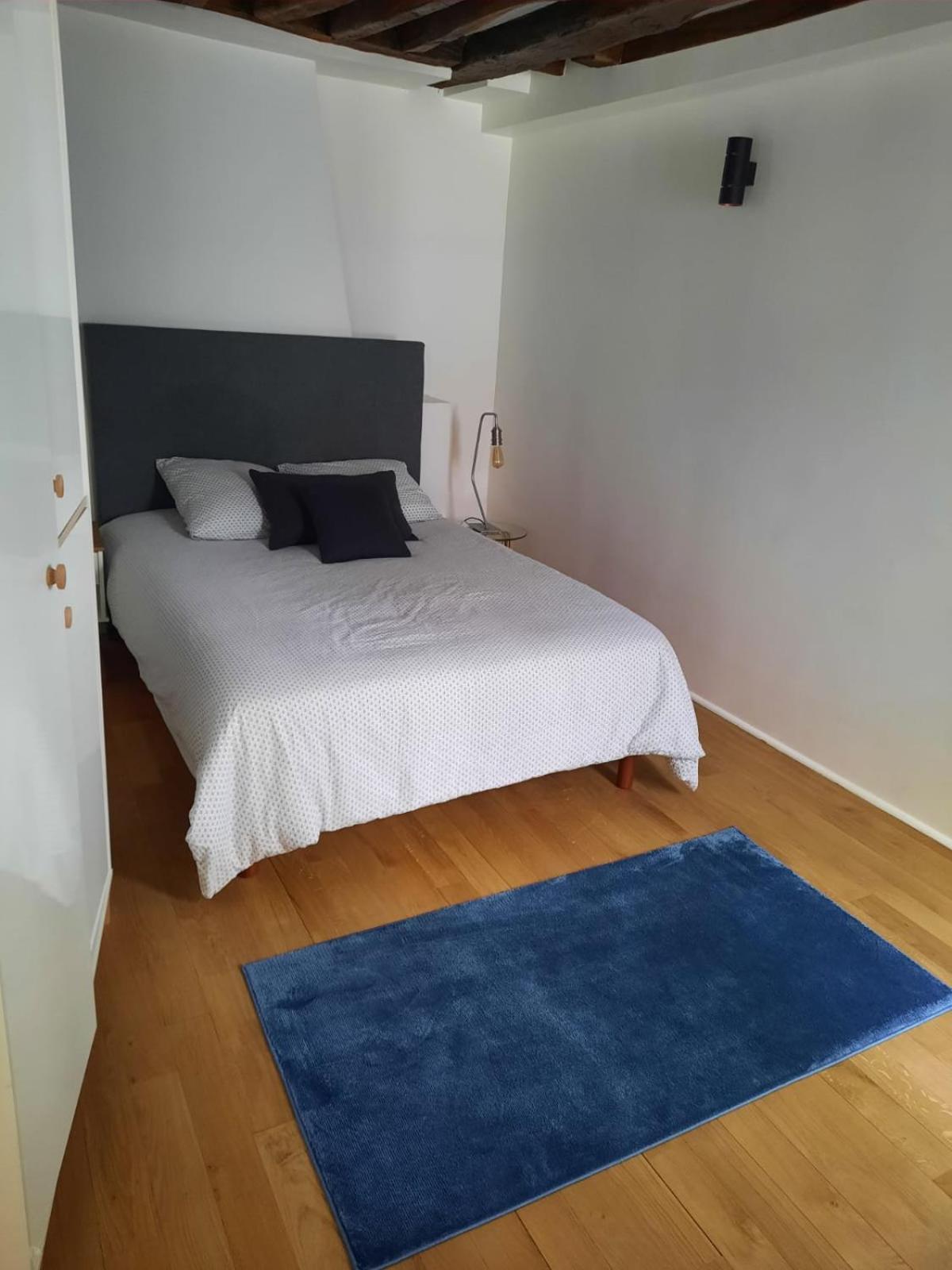 Charme De L'ancien, Refait A Neuf Apartment