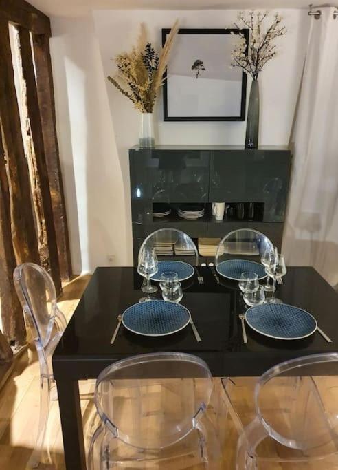 Apartment Charme De L'ancien, Refait A Neuf Paris