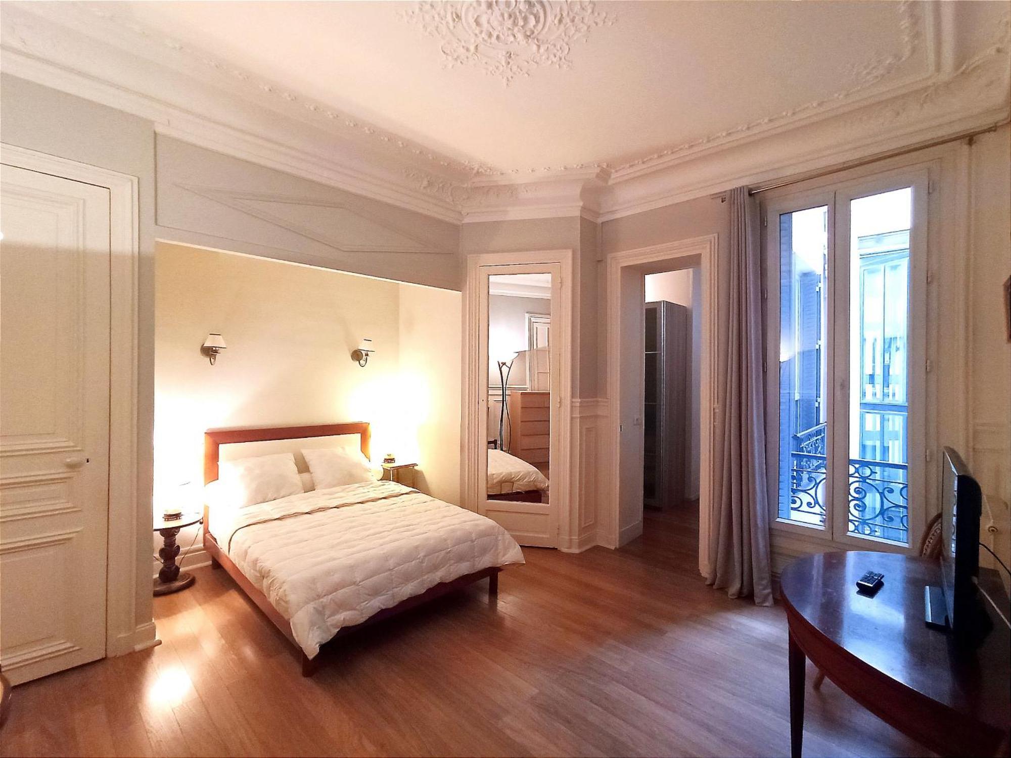 Bd De La Tour Maubourg - 7 *