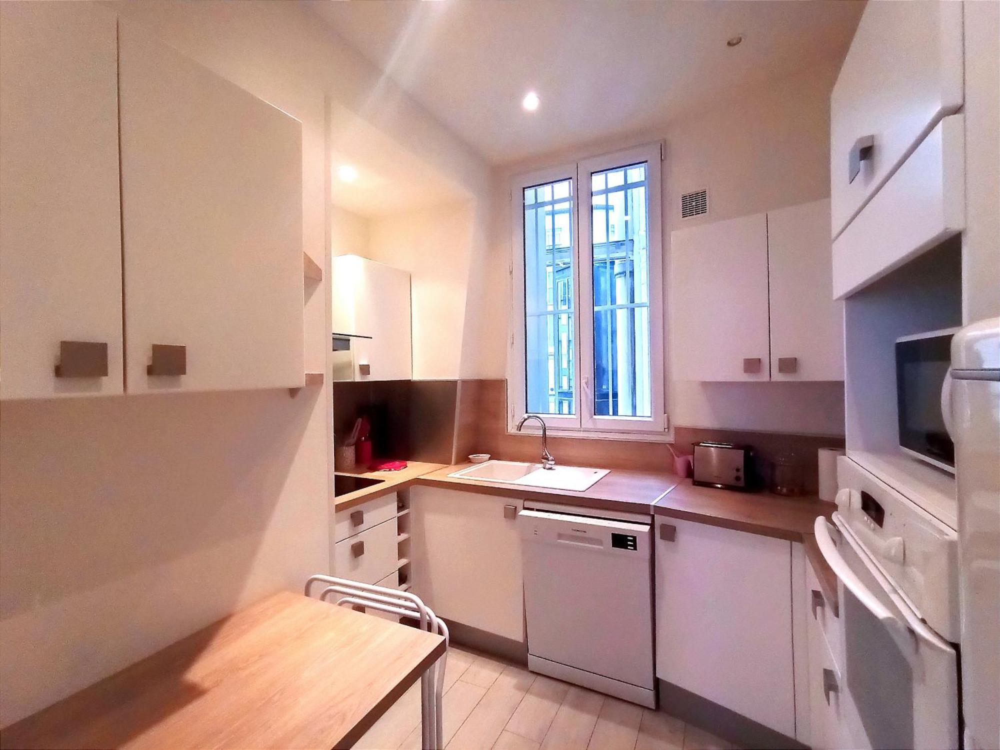 Bd De La Tour Maubourg - 7 *