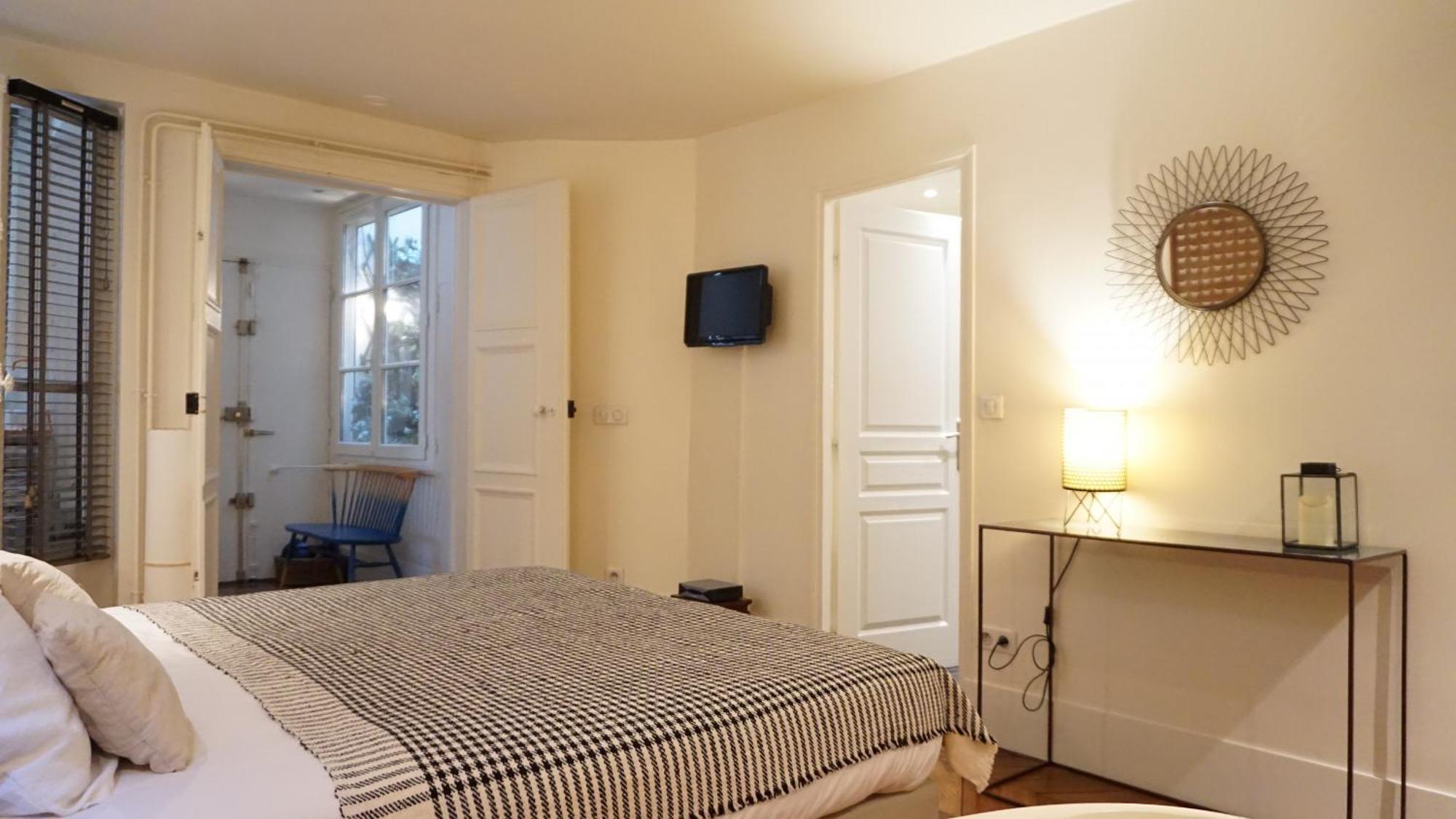 Apartment Rue De Penthievre - 8 *