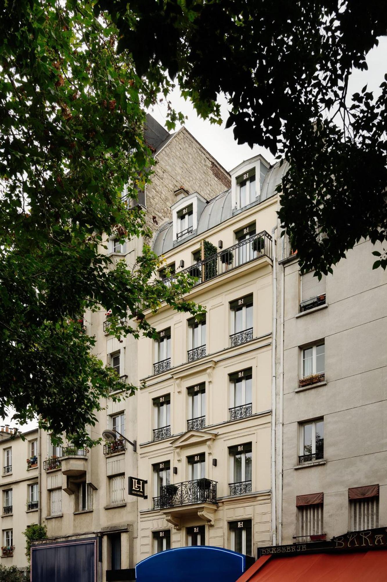 Leon Paris