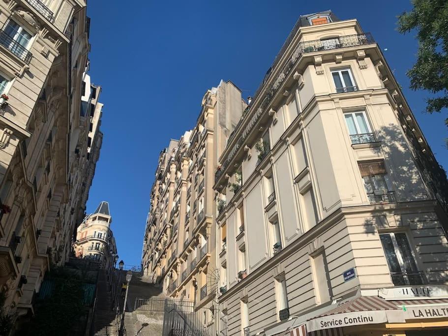 Haussmanien Au Coeur Du Village Montmartre ! Paris