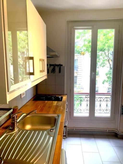 Haussmanien Au Coeur Du Village Montmartre !
