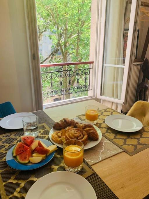 Haussmanien Au Coeur Du Village Montmartre !