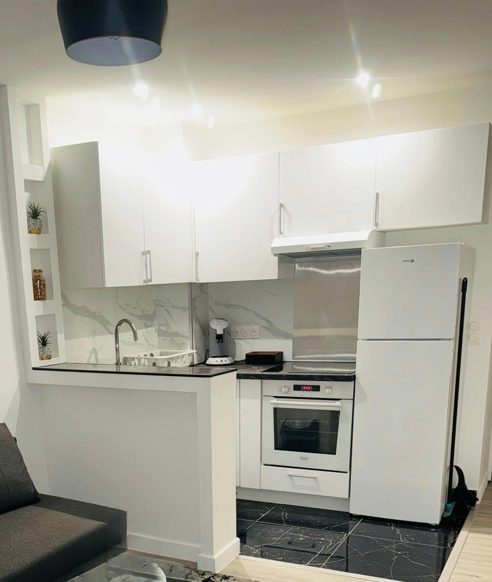 Apartment Charmante F2 Au Coeur De 1er Paris