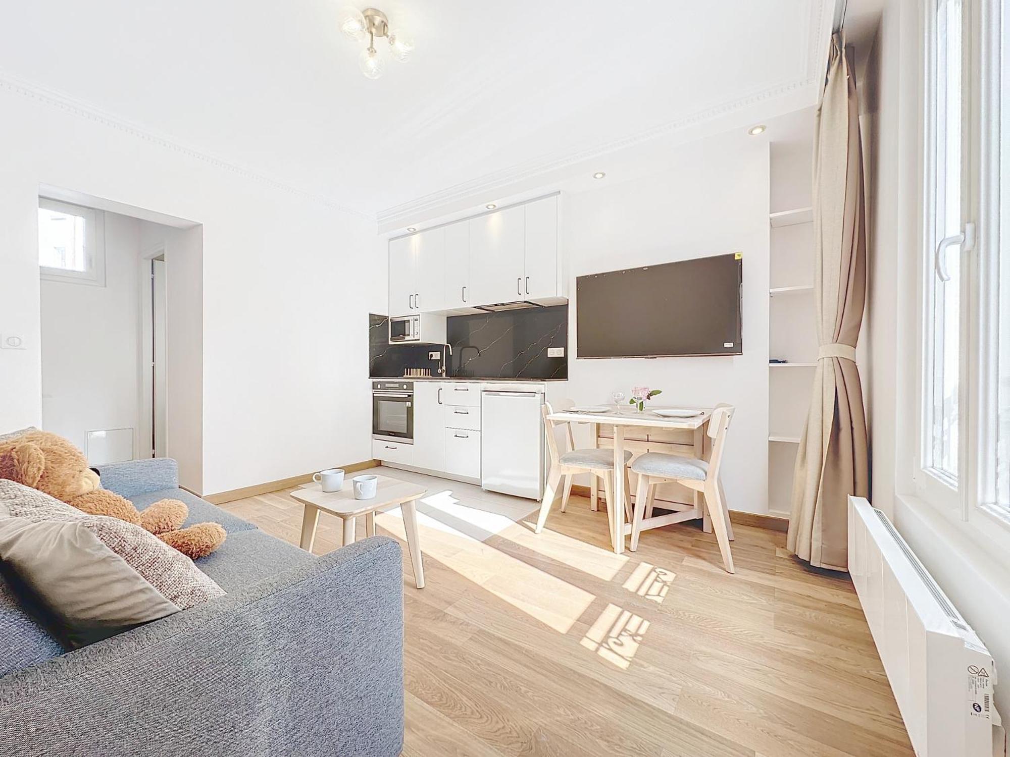 122 - Luxueux Pied-a-terre Parisien