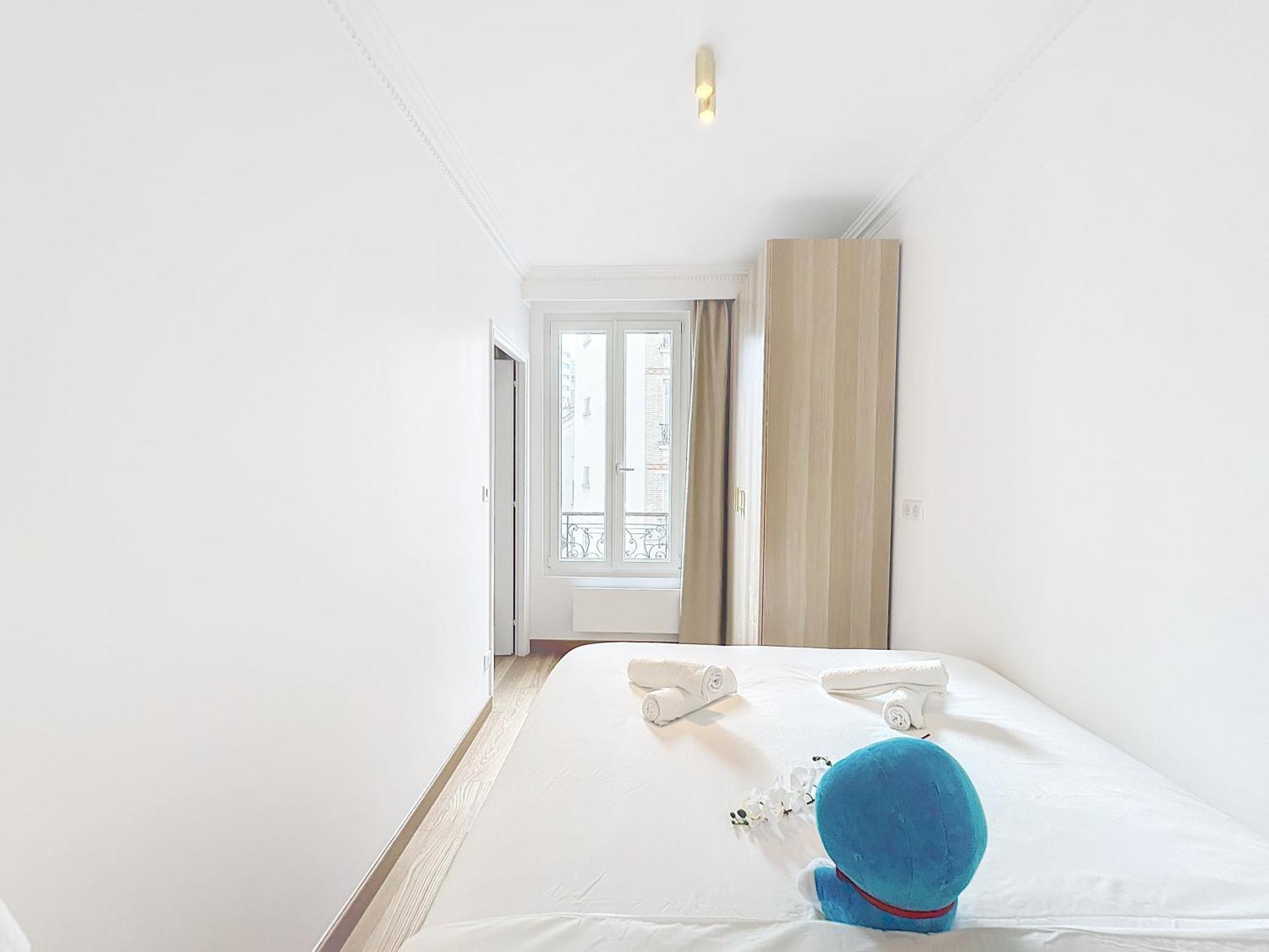 122 - Luxueux Pied-a-terre Parisien *