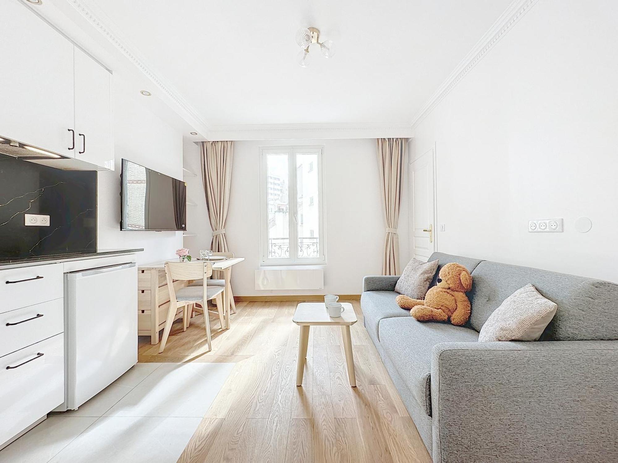 122 - Luxueux Pied-a-terre Parisien Paris