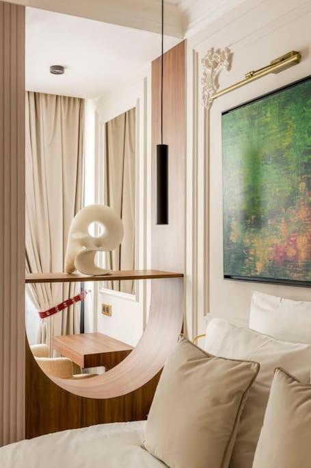 Luxury 5 Bedroom & 5 Bathroom - Eiffel Tower Apartment Paris