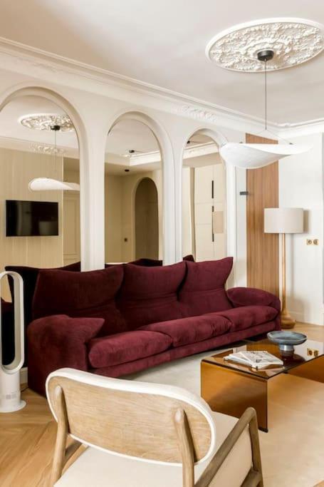 Luxury 5 Bedroom & 5 Bathroom - Eiffel Tower Apartment Paris