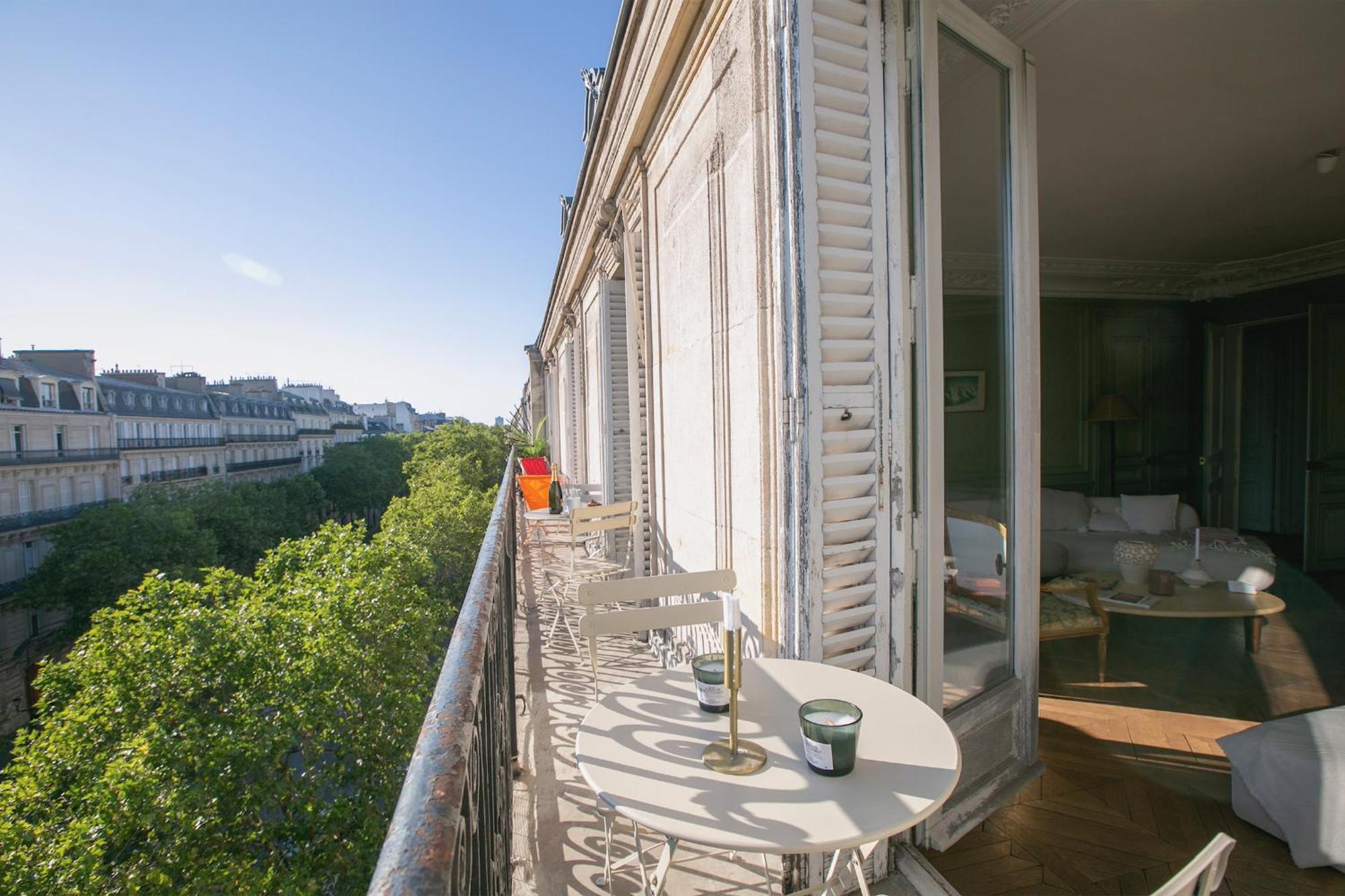 Apartment Typical Haussmannien With Eiffel Tower View - Bm68 *