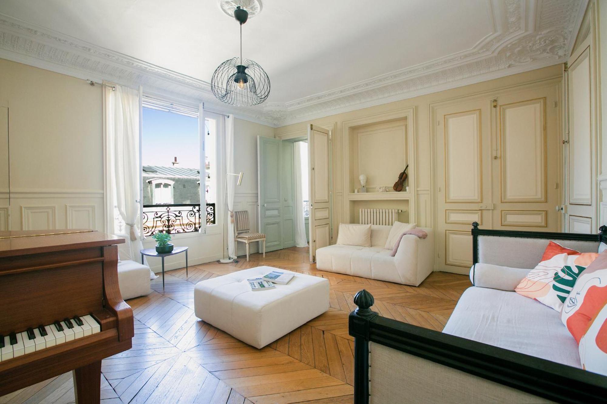 Typical Haussmannien With Eiffel Tower View - Bm68 * Paris