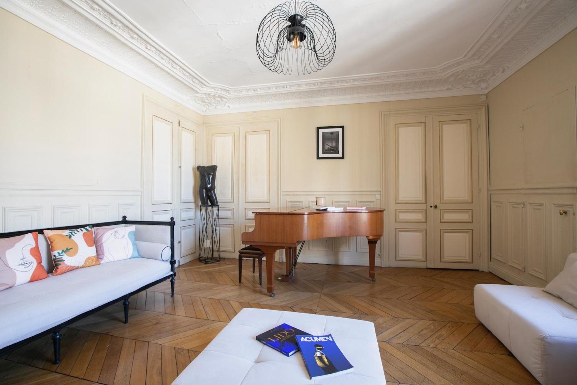 Apartment Typical Haussmannien With Eiffel Tower View - Bm68 *