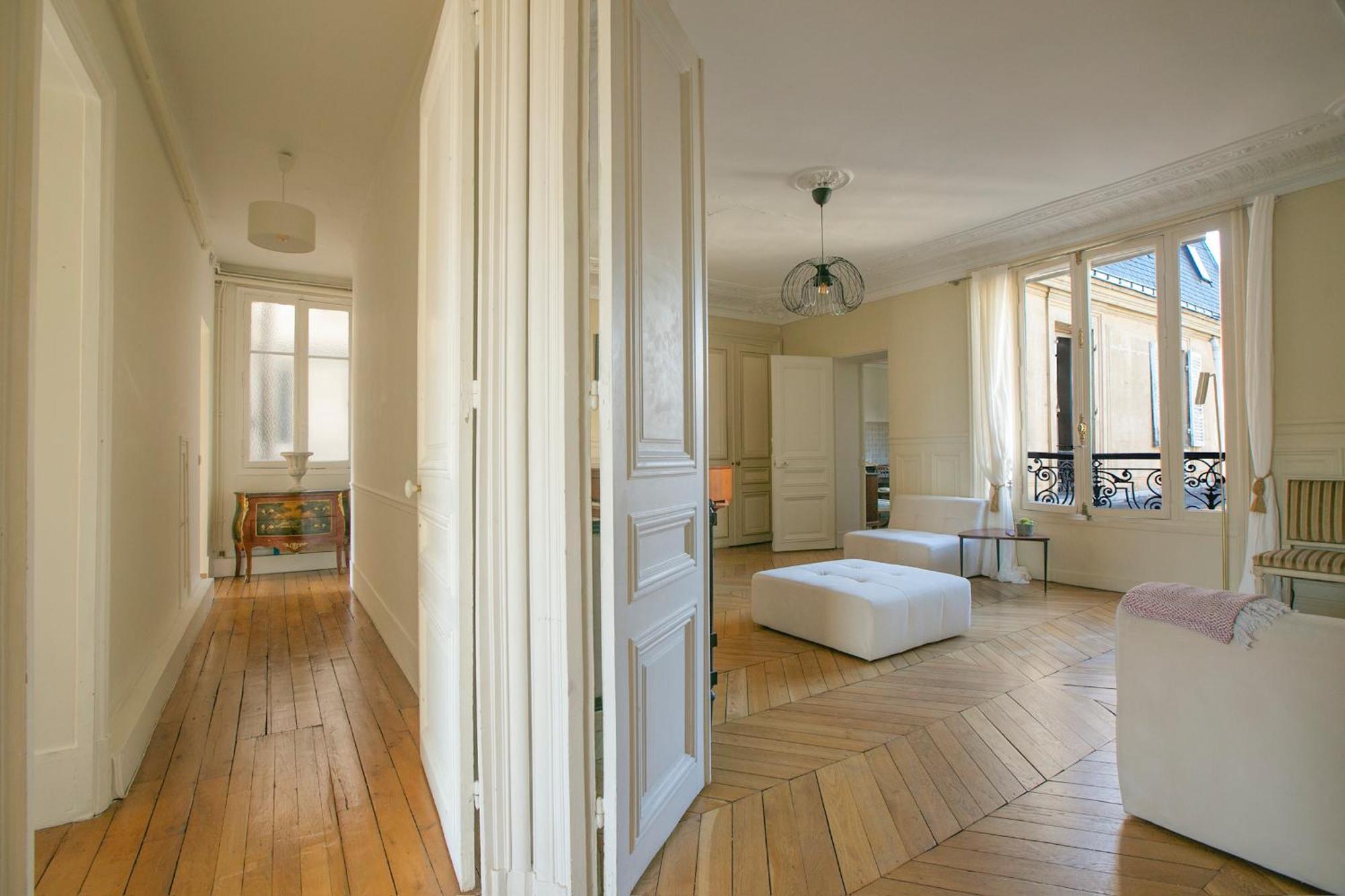 Typical Haussmannien With Eiffel Tower View - Bm68 * Paris