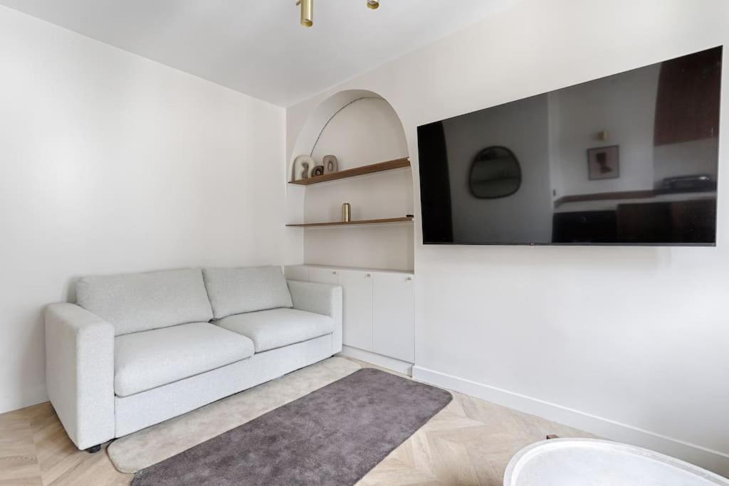 Apartment Barbes Buttes Chaumont Cosy Studio 2p Paris