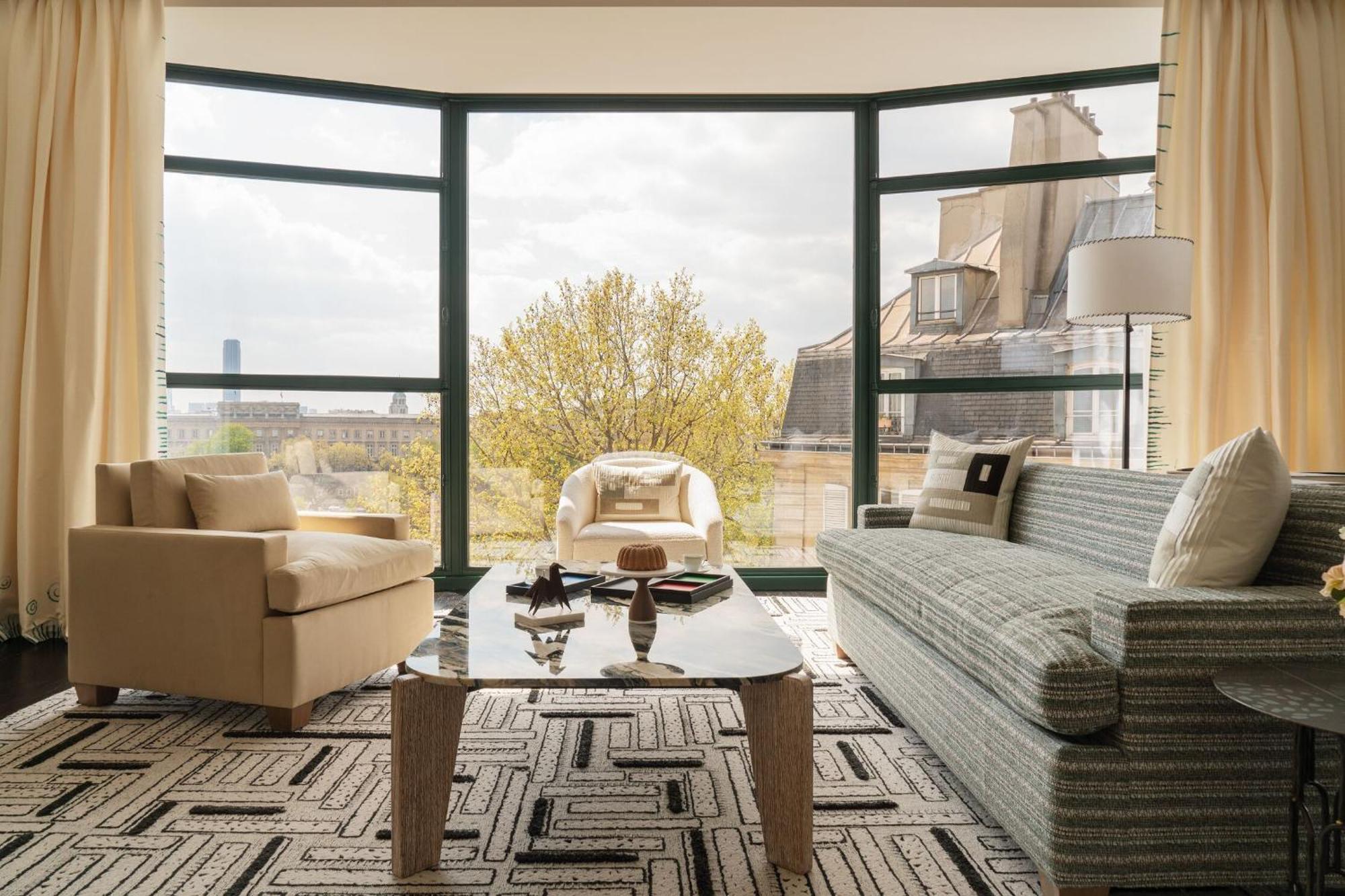Hotel Cheval Blanc & Dior Cheval Blanc Paris