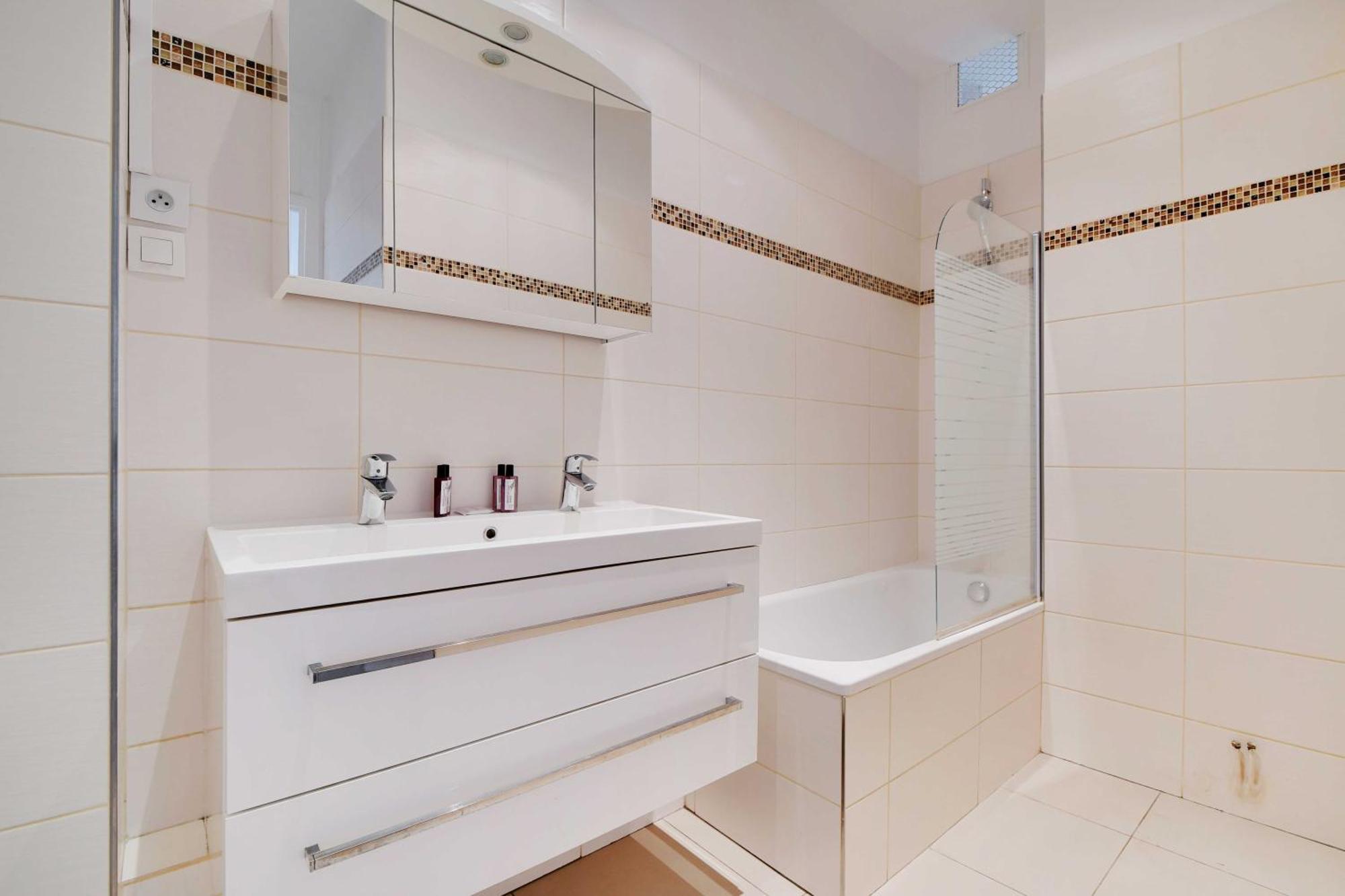 Elegant And Modern 3bd 6p - Eiffel Tower Apartment *