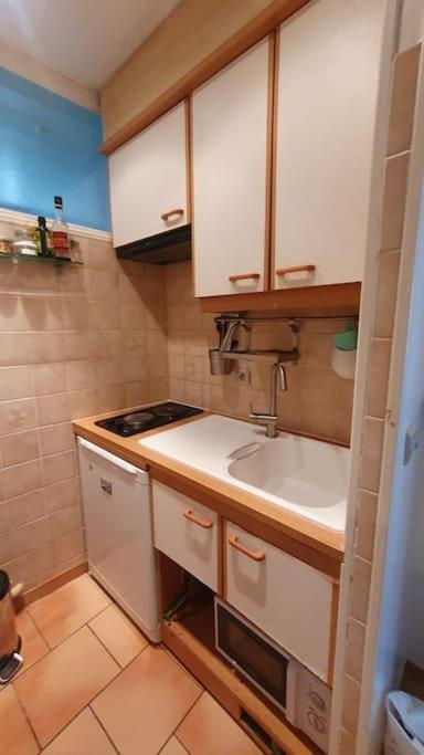 Joli Deux Pieces Au 14eme Arrondissement A Apartment Paris