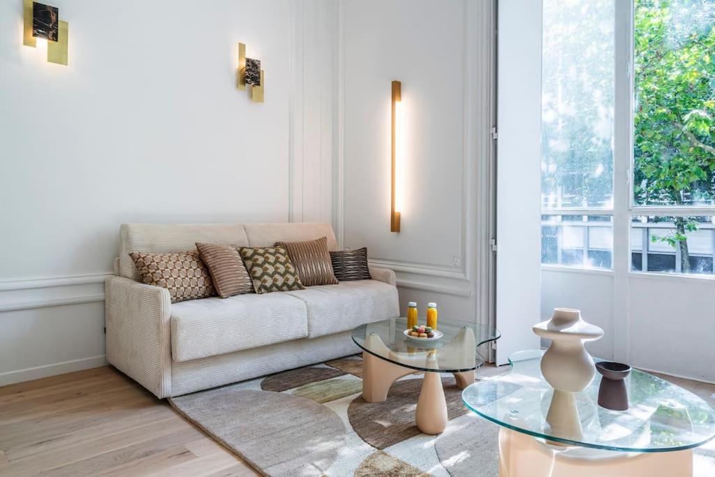 Conviviale Et Elegant 17 Paris