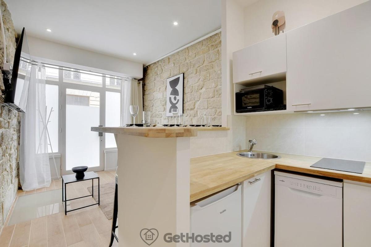 Charming Flat With Jacuzzi Heart Of Gethosted Apartment *