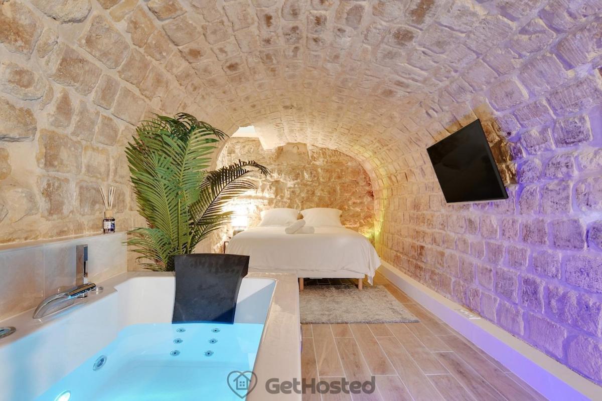 Charming Flat With Jacuzzi Heart Of Gethosted * Paris