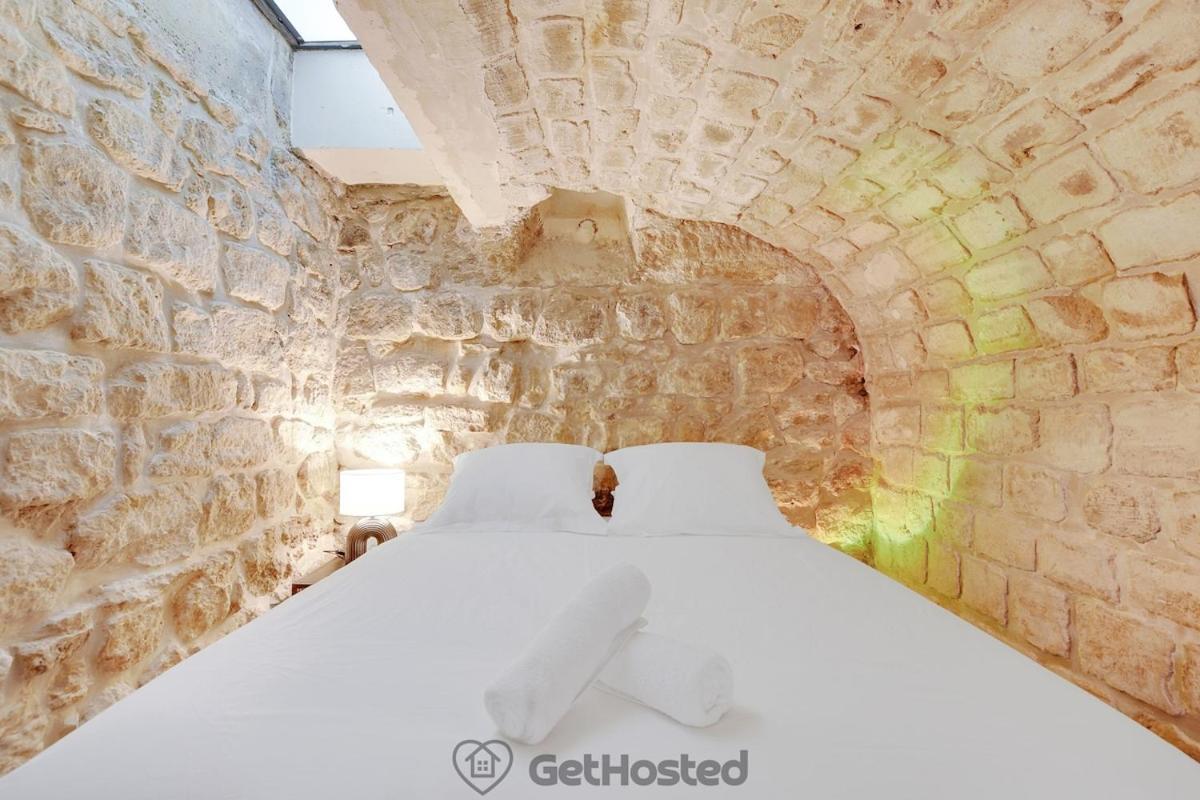 Charming Flat With Jacuzzi Heart Of Gethosted